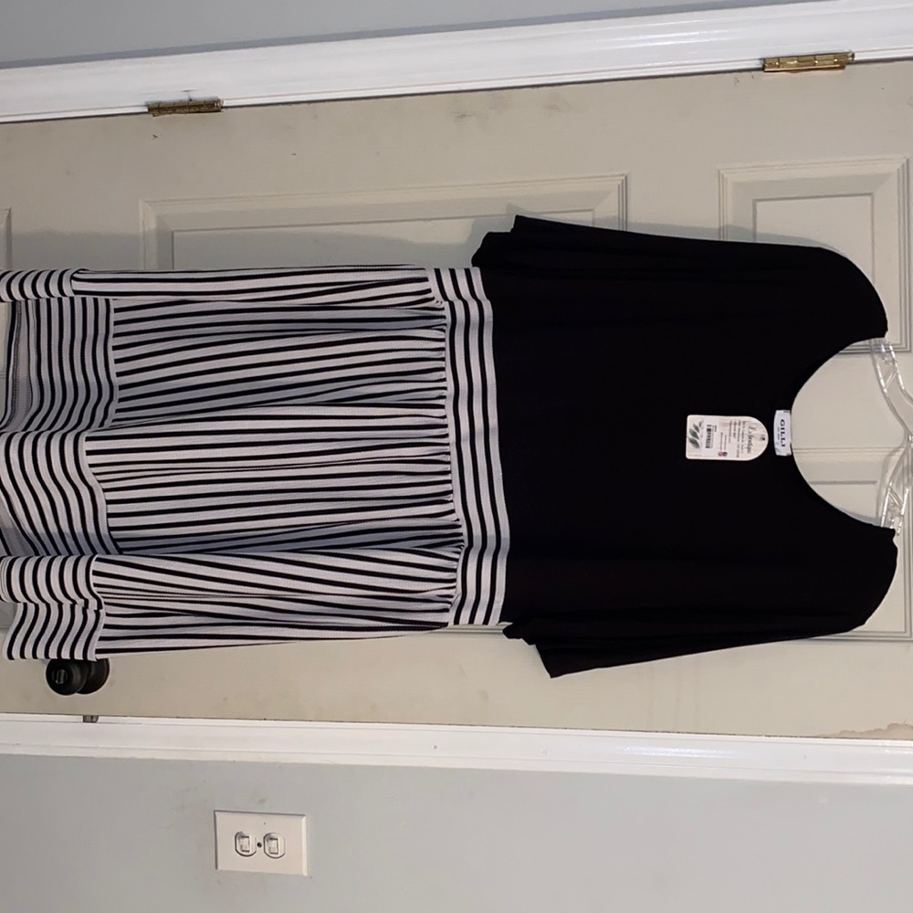 Cute bottom striped dress 3/4 length sleeves